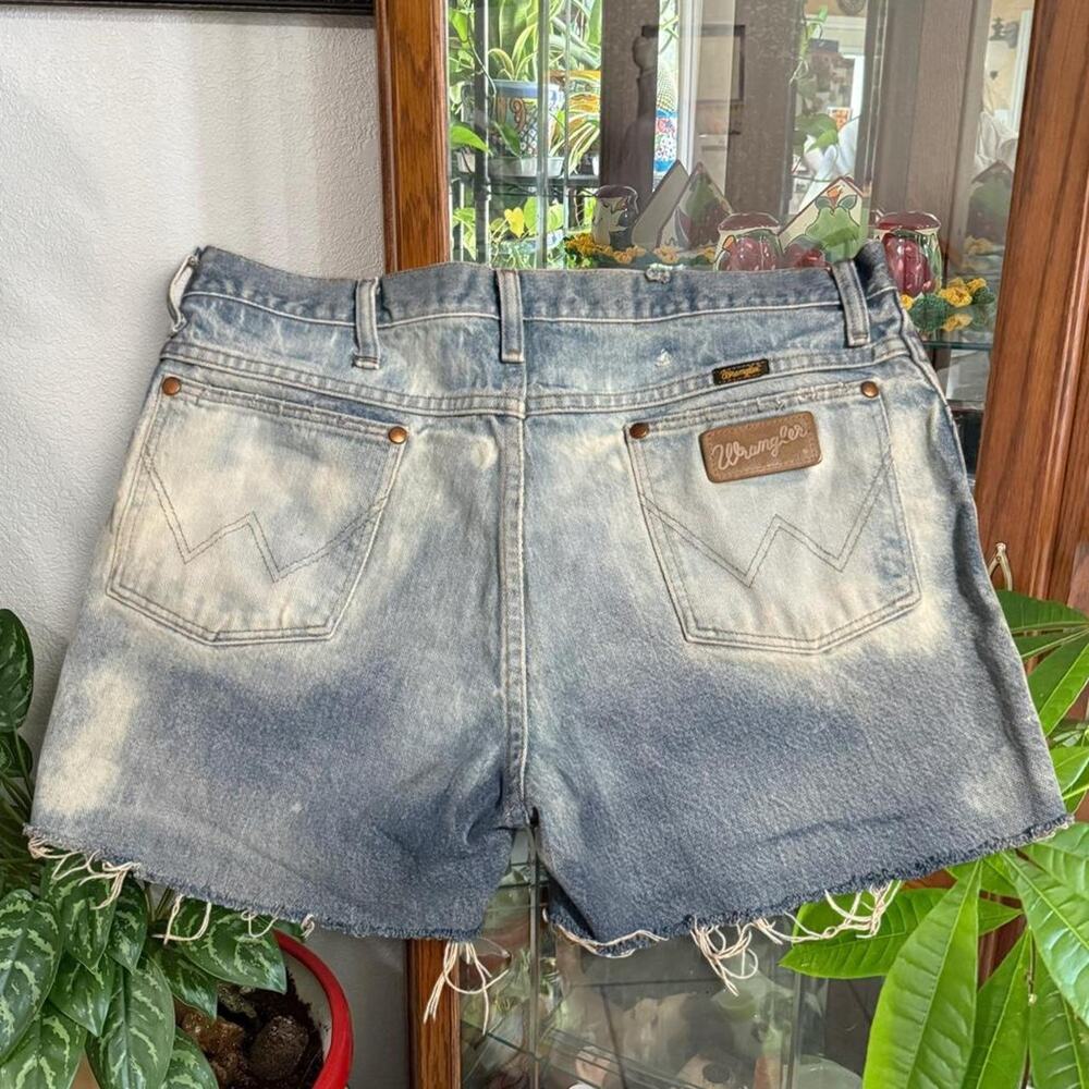 Vintage wrangler cutoff denim shorts